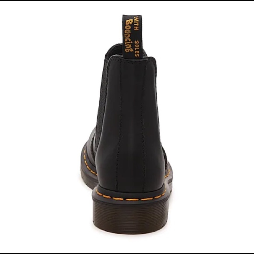 Doc Marten Chelsea boot
